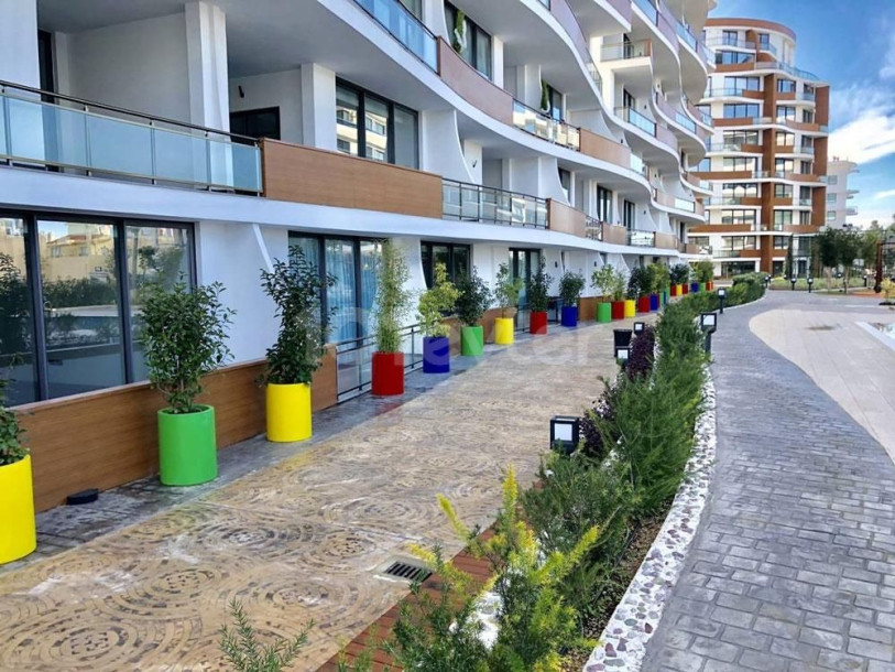 GİRNE/MERKEZDE HAVUZLU SİTEDE SATILIK 2+1 DAİRE-5