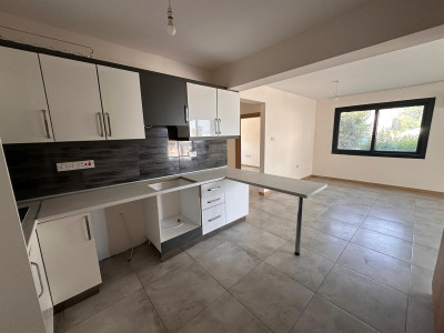 GİRNE/ALSANCAK'TA HAVUZLU SİTE İÇERİSİNDE SATILIK 2+1 DAİRE