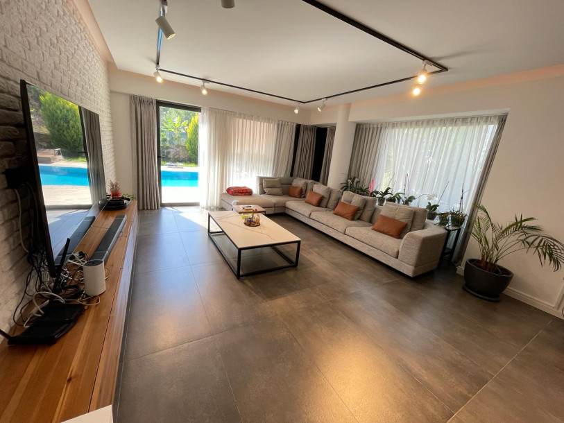 GİRNE/ALSANCAK HASAN UZUN PETROL BÖLGESİNDE SATILIK HAVUZLU 4+1 VİLLA-8