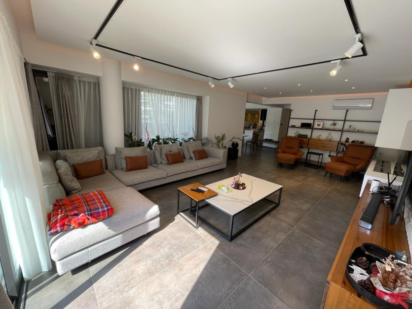 GİRNE/ALSANCAK HASAN UZUN PETROL BÖLGESİNDE SATILIK HAVUZLU 4+1 VİLLA-9