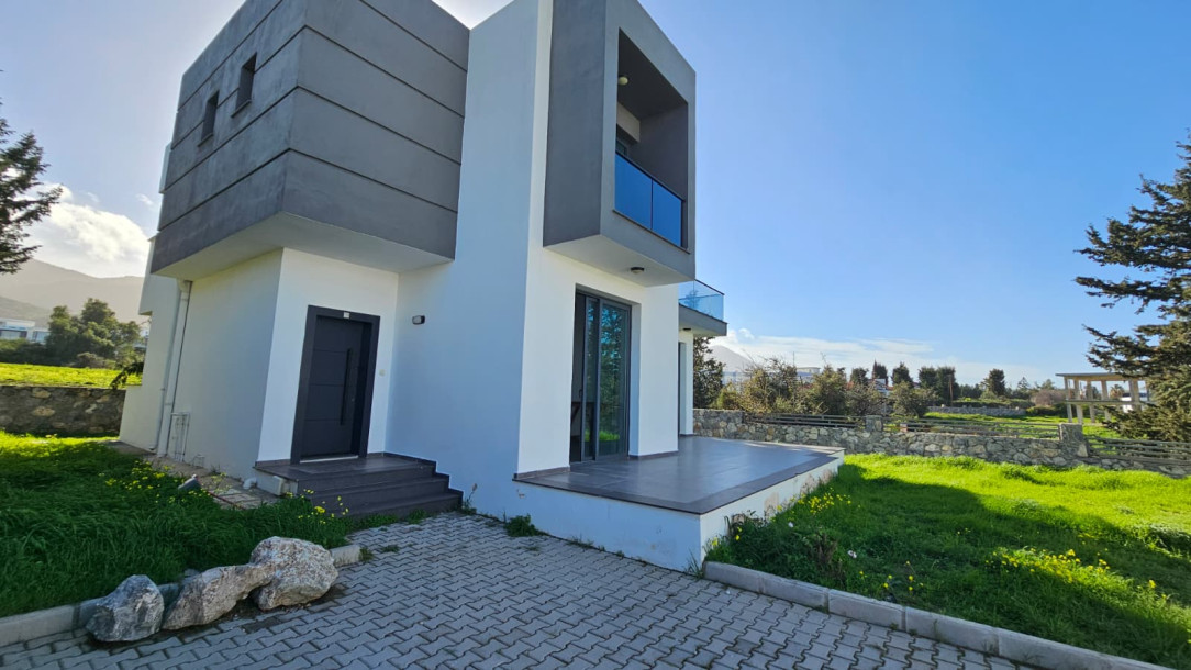 GİRNE/ALSANCAK MERİT BÖLGESİNDE KİRALIK 3+1 VİLLA-1
