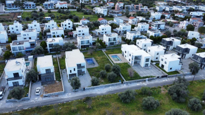 GİRNE/ALSANCAK HASAN UZUN PETROL BÖLGESİ SATILIK 3+1 VİLLA