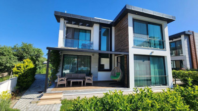 GİRNE/ALSANCAK'TA SATILIK 4+1 FUL EŞYALI VİLLA