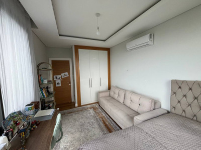 GİRNE/ALSANCAK'TA SATILIK EŞYALI 3+2 LÜKS VİLLA-19