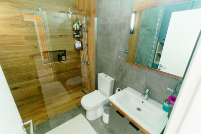 GİRNE/ALSANCAK'TA ORTAK HAVUZLU SİTE İÇERİSİNDE SATILIK 2+1 FUL EŞYALI DAİRE-21
