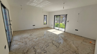 GİRNE/ALSANCAK DENİZ KIZI BÖLGESİNDE SATILIK 3+1 VİLLA-4