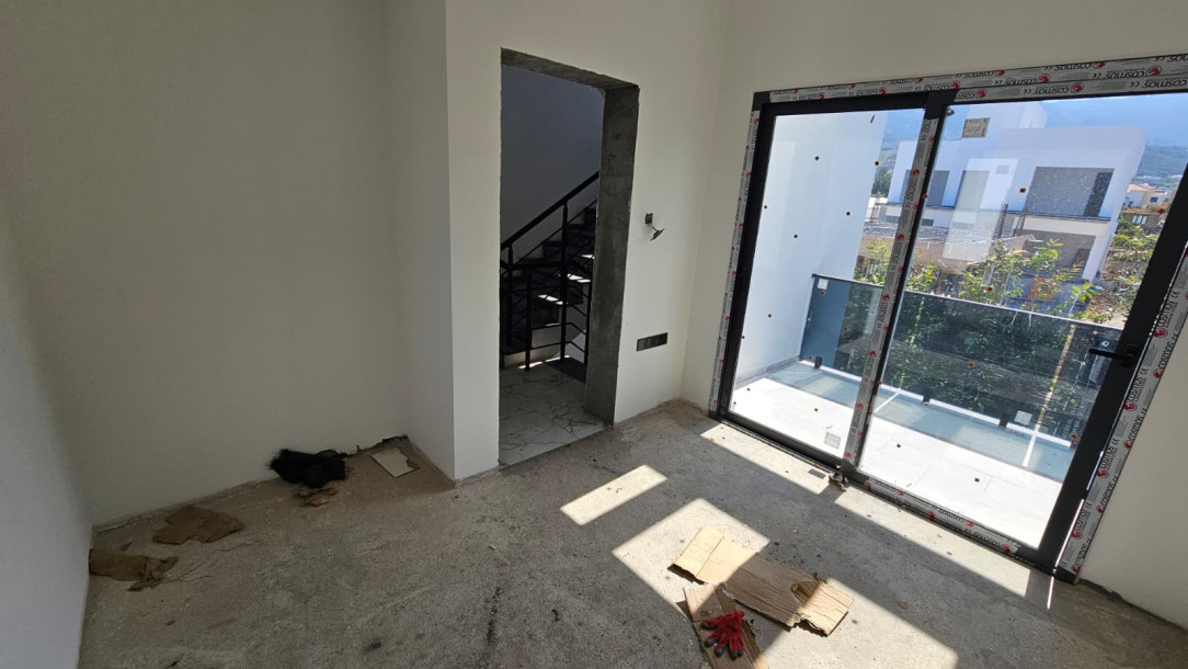 GİRNE/ALSANCAK DENİZ KIZI BÖLGESİNDE SATILIK 3+1 VİLLA-6