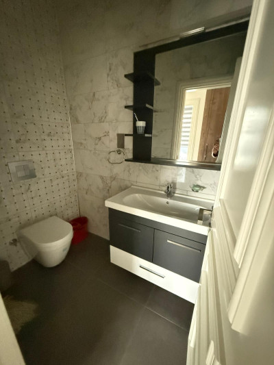 GİRNE MERKEZ ÇARŞAMBA PAZARI BÖLGESİ LÜKS SİTEDE KİRALIK 2+1 DAİRE-11