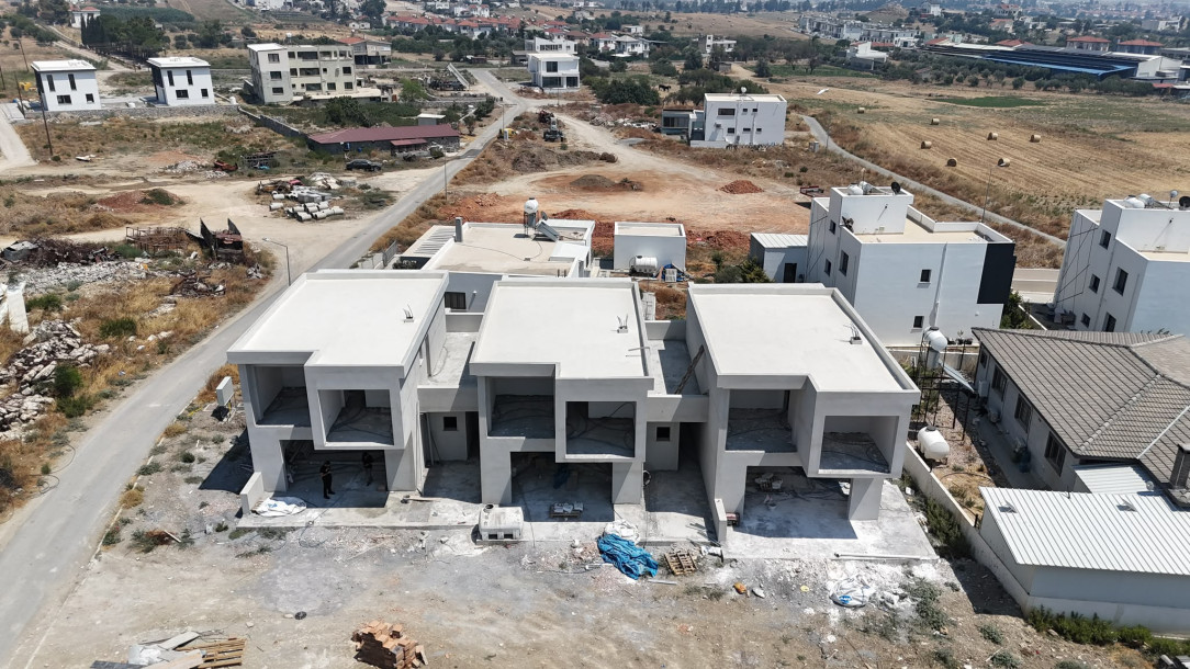GİRNE / BOĞAZ – SATILIK LÜKS 3+1 VİLLALAR-2