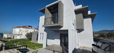 GİRNE/ÇATALKÖY’DE SATILIK DENİZ VE DAĞ MANZARALI 4+1 MÜSTAKİL HAVUZLU VİLLA-3