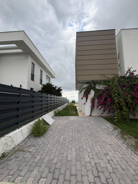 GİRNE / ÇATALKÖY – ACAPULCO OTEL BÖLGESİNDE SATILIK LÜKS VİLLA-23