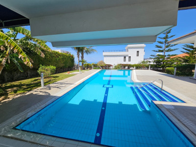 GİRNE/ÇATALKÖY'DE MUHTEŞEM SATILIK 4+1 LÜKS VİLLA-6