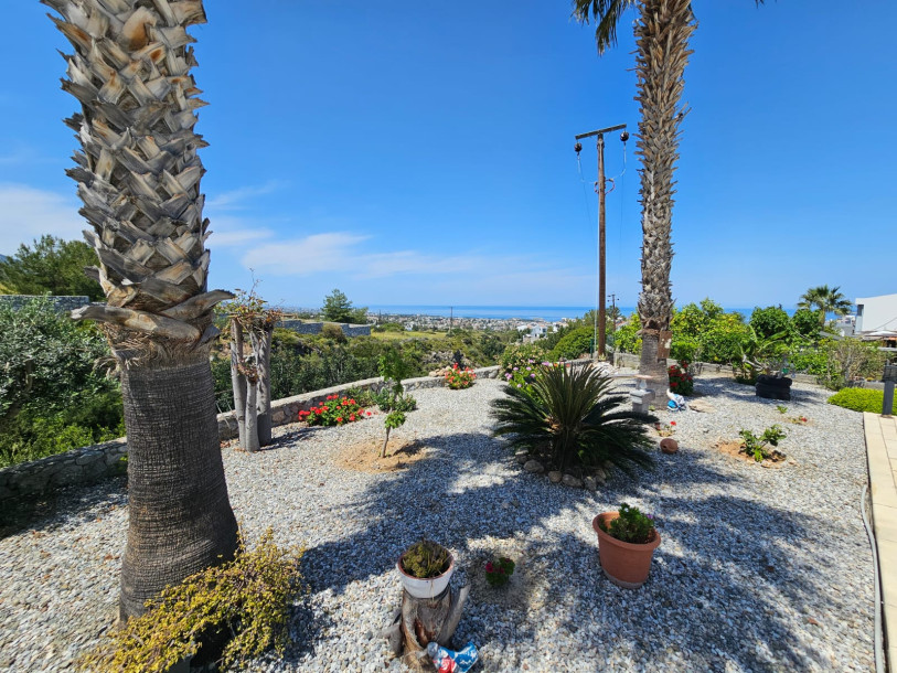 GİRNE/ÇATALKÖY'DE ORTAK HAVUZLU SİTE İÇERİSİNDE KİRALIK 2+1 EŞYALI DAİRE-4