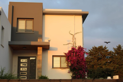 GİRNE/ÇATALKÖY CHAMADA HOTEL BÖLGESİNDE KİRALIK 3+1 VİLLA