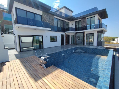 GİRNE/ZEYTİNLİK'TE SATILIK ULTRA LÜKS 4+1 VİLLALAR