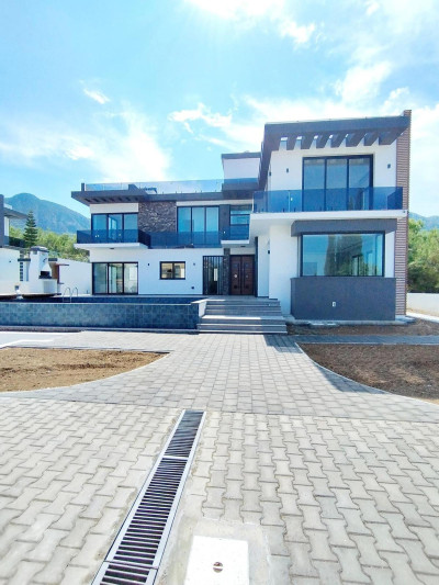 GİRNE/ZEYTİNLİK'TE SATILIK ULTRA LÜKS 4+1 VİLLALAR-4