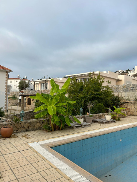 GİRNE/ESENTEPE'DE SATILIK 3+1 VİLLA-5