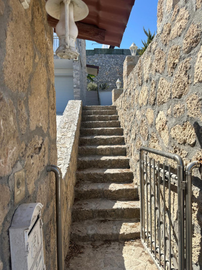 GİRNE/ESENTEPE’DE SATILIK ÖZEL HAVUZLU DENİZE SIFIR 3+1 VİLLA-31