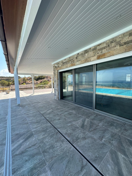 GİRNE/ESENTEPE’DE SATILIK ÖZEL HAVUZLU DENİZE SIFIR 3+1 VİLLA-28