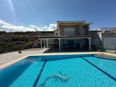 GİRNE/ESENTEPE’DE SATILIK ÖZEL HAVUZLU DENİZE SIFIR 3+1 VİLLA-14