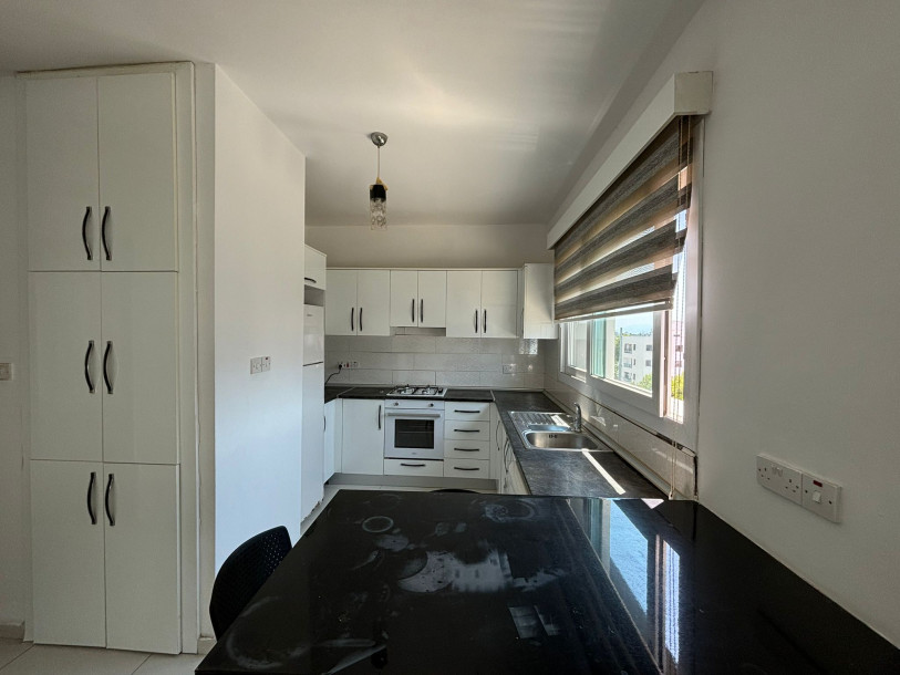 GİRNE MERKEZDE SATILIK 2+1 EŞYALI DAİRE-4