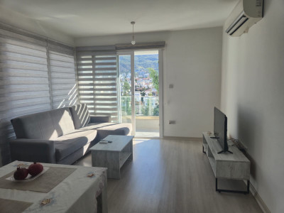 GİRNE MERKEZ LES AMBASSADEUR BÖLGESİNDE SATILIK FUL EŞYALI 1+1 DAİRE-4