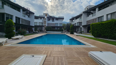 GİRNE ALSANCAK’TA SATILIK 3+1 İKİZ VİLLA – FULL EŞYALI – SİTE HAVUZLU