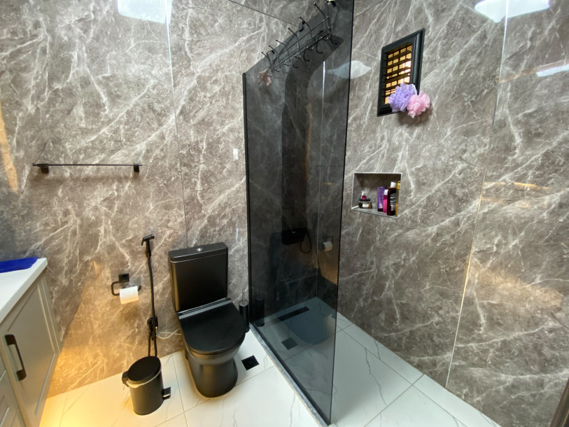 GİRNE MERKEZ – 20 TEMMUZ STADYUMU CADDESİ ÜZERİNDE SATILIK TİCARİ DAİRE-14