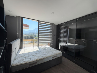 GİRNE MERKEZ SİTE İÇERİSİNDE KİRALIK 3+1 LOFT PENTHOUSE-2
