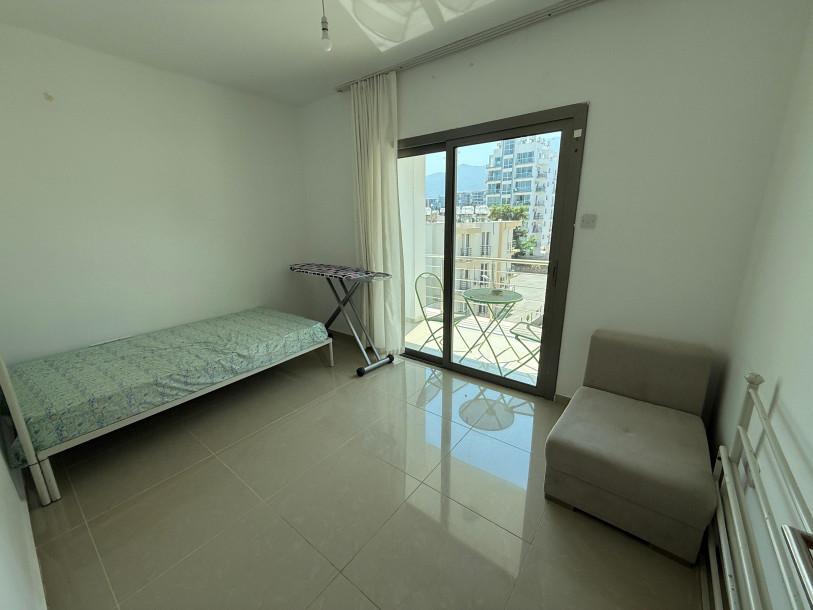 GİRNE MERKEZ ÖĞRETMENLER EVİ BÖLGESİNDE HAVUZLU SİTEDE KİRALIK 2+1 EŞYALI DAİRE-9