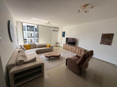 GİRNE MERKEZ ÖĞRETMENLER EVİ BÖLGESİNDE HAVUZLU SİTEDE KİRALIK 2+1 EŞYALI DAİRE-4