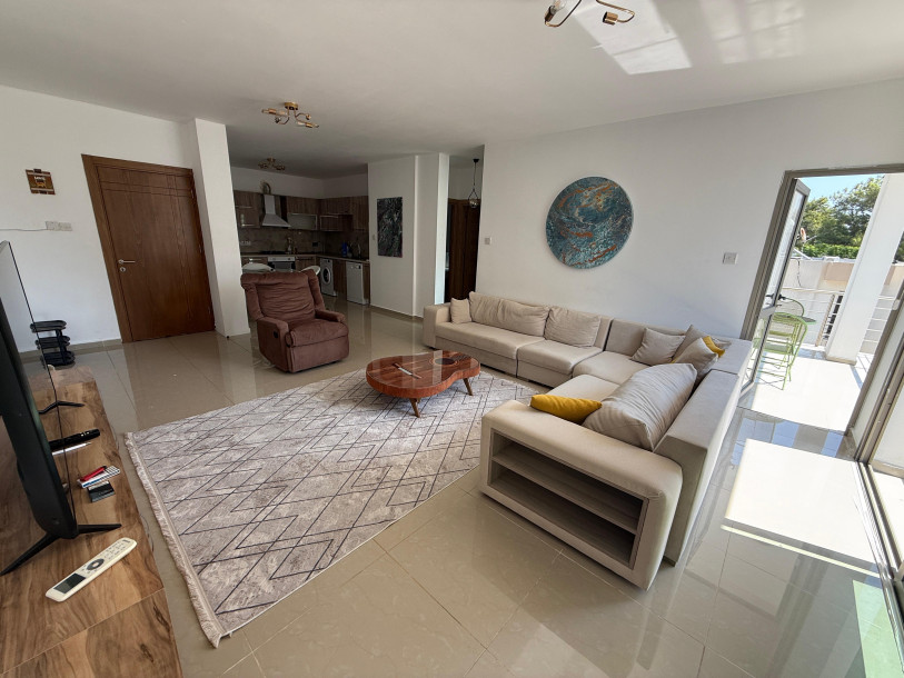 GİRNE MERKEZ ÖĞRETMENLER EVİ BÖLGESİNDE HAVUZLU SİTEDE KİRALIK 2+1 EŞYALI DAİRE-2