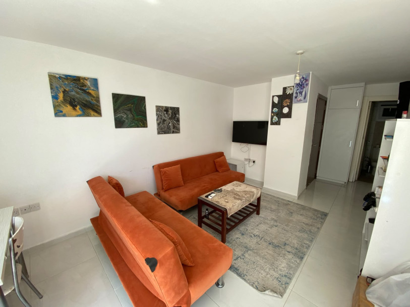 GİRNE MERKEZ BELEDİYE CİVARINDA TÜRK MALI SATILIK 2+1 DAİRE-3