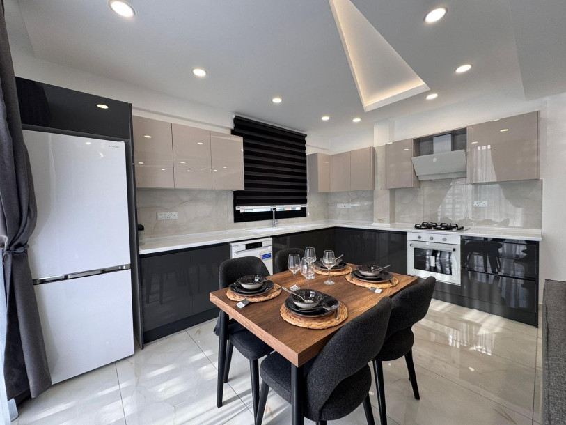 GİRNE 23 NİSAN İLKOKULU BÖLGESİNDE SATILIK KOMPLE BİNA-16