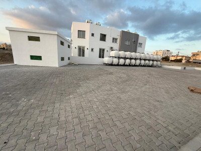 LEFKOŞA/GÖNYELİ AYTAN MARKET YOLUNDA KİRALIK DÜKKANLAR-6