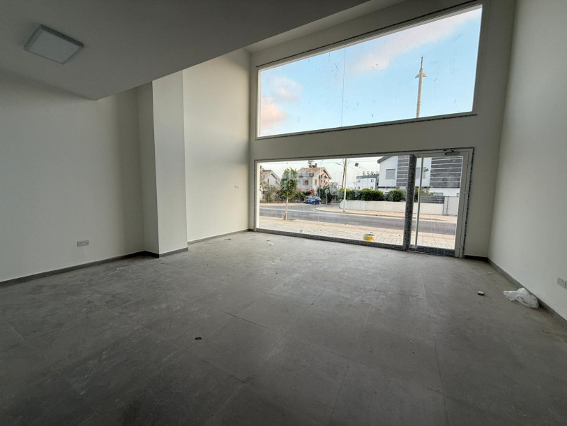 LEFKOŞA/GÖNYELİ AYTAN MARKET YOLUNDA KİRALIK DÜKKANLAR-12