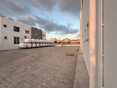 LEFKOŞA/GÖNYELİ AYTAN MARKET YOLUNDA KİRALIK DÜKKANLAR-5