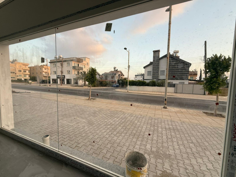 LEFKOŞA/GÖNYELİ AYTAN MARKET YOLUNDA KİRALIK DÜKKANLAR-13