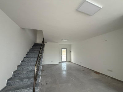 LEFKOŞA/GÖNYELİ AYTAN MARKET YOLUNDA KİRALIK DÜKKANLAR-19