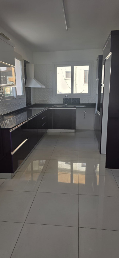 LEFKOŞA/GÖNYELİ’DE SATILIK 3+1 MÜSTAKİL VİLLA-2