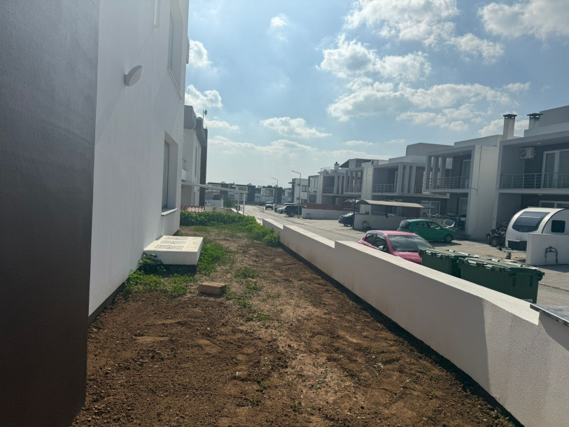 LEFKOŞA/GÖNYELİ MERKEZDE 3+1 SATILIK VİLLA-24