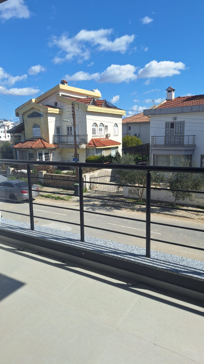 LEFKOŞA/GÖNYELİ'DE SATILIK 2+1 DAİRE-2