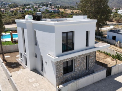 GİRNE/EDREMİT'TE SATILIK SIFIR 3+1 VİLLA-3