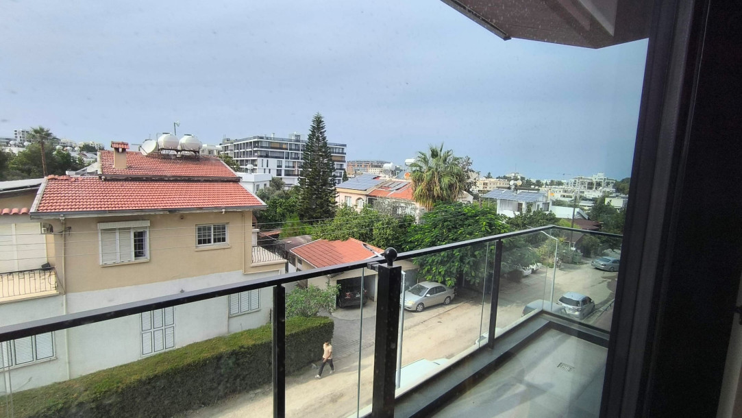 GİRNE/KARAKUM BELLAPAİS YOLUNDA TİCARİ İZİNLİ 3+1 KİRALIK OFİS-35