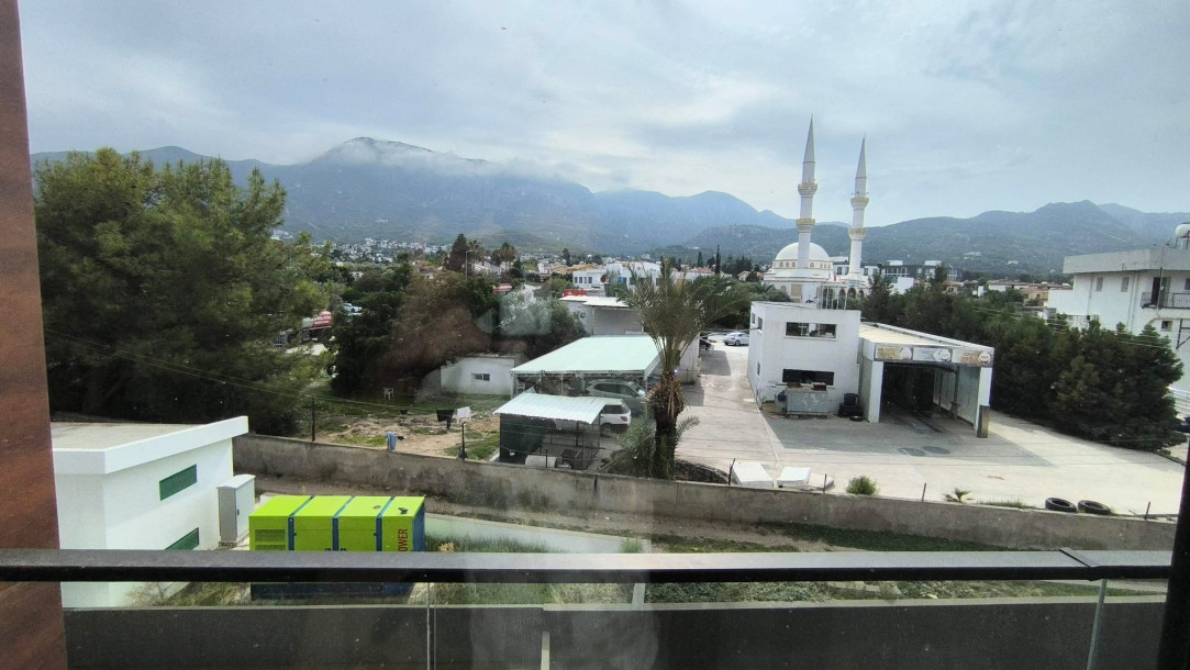 GİRNE/KARAKUM BELLAPAİS YOLUNDA TİCARİ İZİNLİ 3+1 KİRALIK OFİS-36