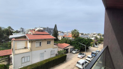 GİRNE/KARAKUM BELLAPAİS YOLUNDA TİCARİ İZİNLİ 3+1 KİRALIK OFİS