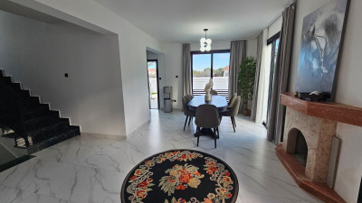 GİRNE/KARAOĞLANOĞLUNDA SATILIK HAVUZLU 4+1 VİLLA-11