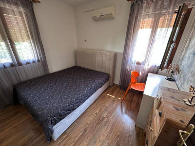 GİRNE/KARAOĞLANOĞLU'NDA KİRALIK 3+2 EŞYALI DAİRE-25