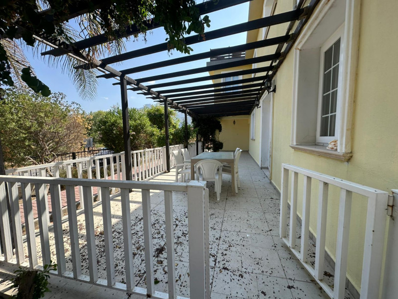 GİRNE/KARAOĞLANOĞLU'NDA KİRALIK 4+1 EŞYALI VİLLA-26