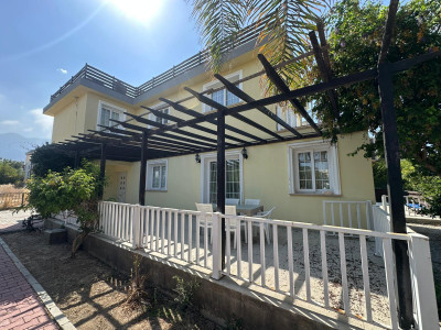 GİRNE/KARAOĞLANOĞLU'NDA KİRALIK 4+1 EŞYALI VİLLA-25